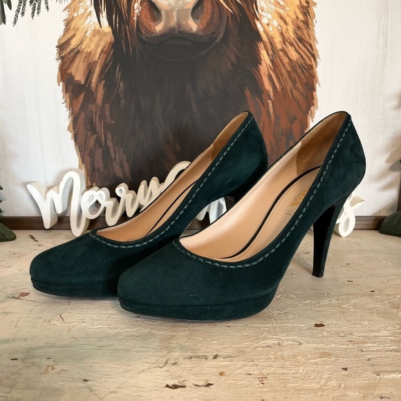 Prada Camoscio Deep Emerald Green Suede Pumps - Picture 1 of 9